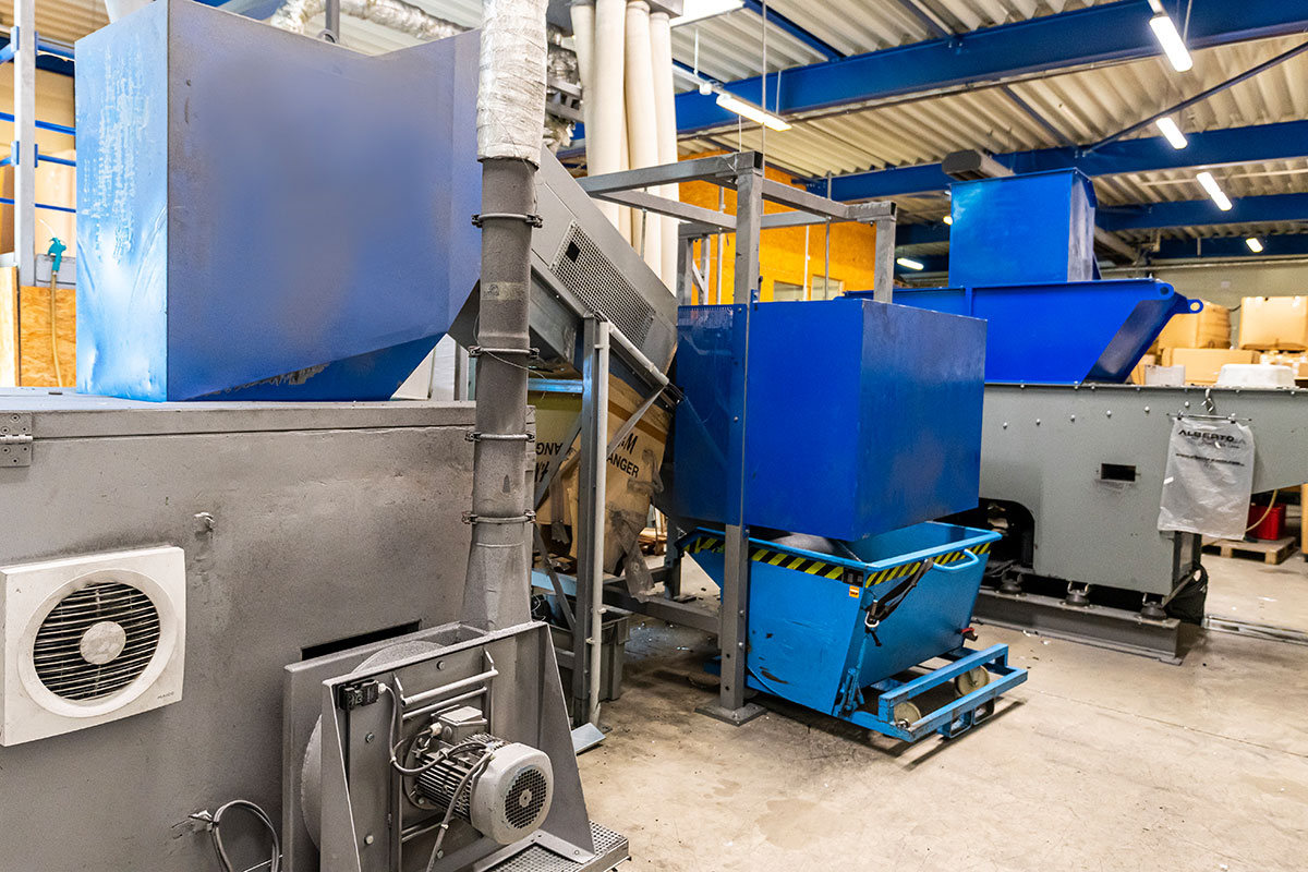 Recycling von Kleiderbügeln durch Tam Hangers & Logistics